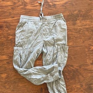 Gray linen ankle pant